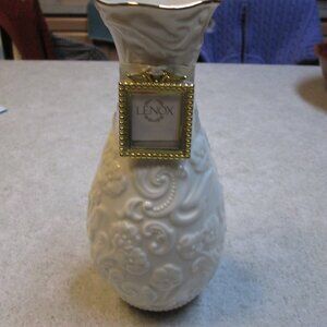 NWOT Lennox Bud Vase Small White